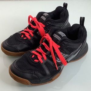 Nike Multicourt 10 training indoors sneakers men size 7.5 EUC